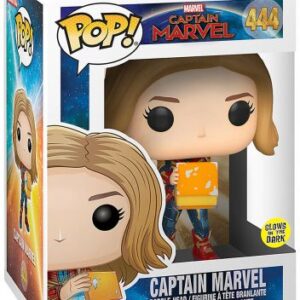 Captain Marvel avec le Tesseract