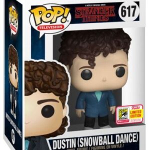 Dustin Henderson à la Snowball Dance