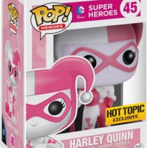 Harley Quinn et son costume rose et blanc