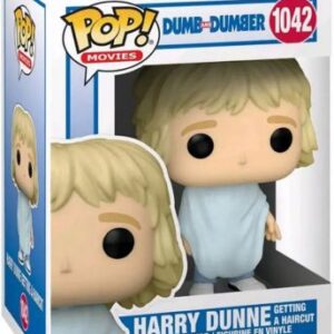 Harry Dunne pendant sa coupe de cheveux
