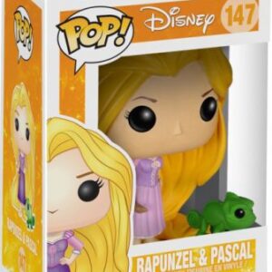 Raiponce avec Pascal, son compagnon caméléon